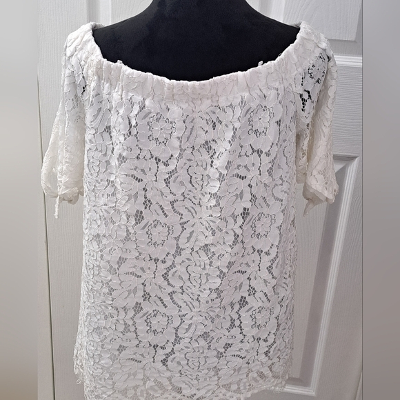 Lulus Shoulder Lace Top With Tie Sleeves    Size L - Picture 4 of 10